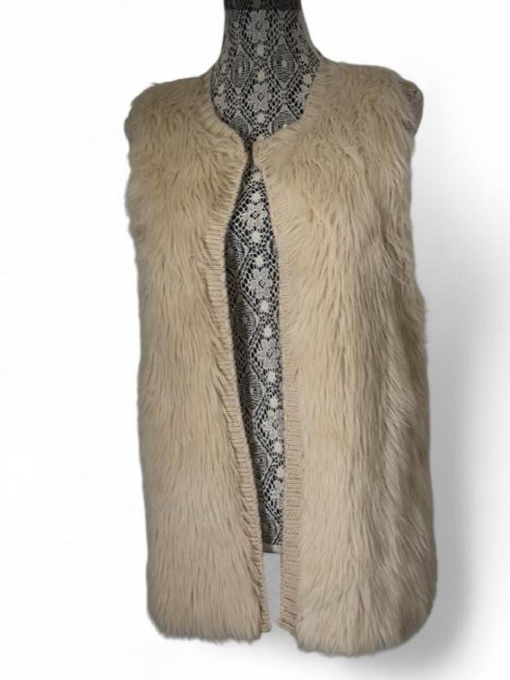 Xhilaration Cream Faux Fur Sleeveless Vest